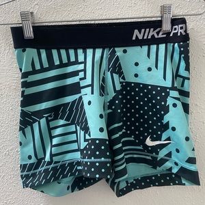 Nike Pro compression shorts - S